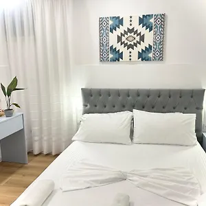 Hotel Square ***